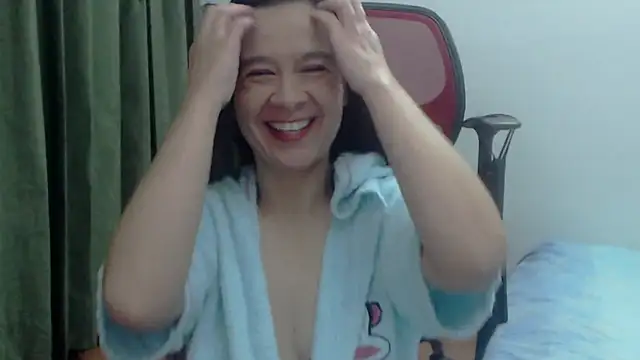 Snapshot of Aileendarkhot chatting on November 2025 05:40:02 AM Aileendarkhot online show from November 2025 05:40:02 AM