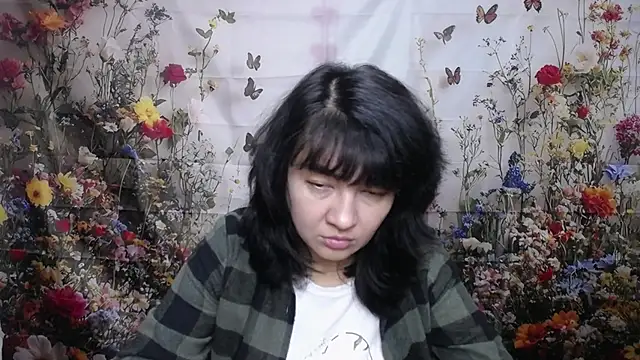 Snapshot of SelenaFly chatting on October 2025 05:44:01 AM SelenaFly online show from October 2025 05:44:01 AM