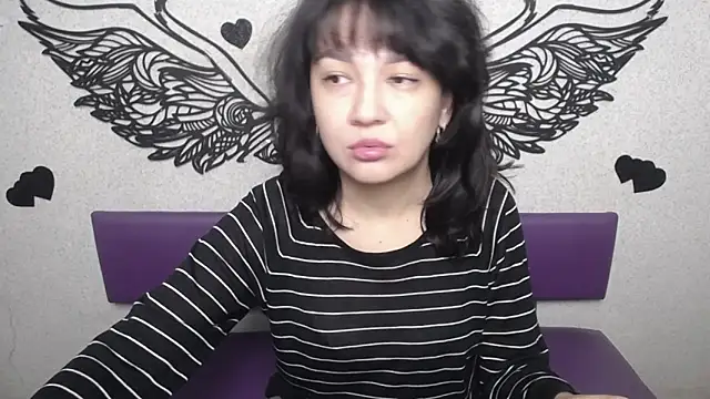 Snapshot of SelenaFly chatting on October 2025 05:31:02 AM SelenaFly online show from October 2025 05:31:02 AM