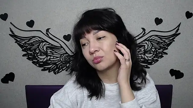 Snapshot of SelenaFly chatting on October 2025 05:12:02 AM SelenaFly online show from October 2025 05:12:02 AM