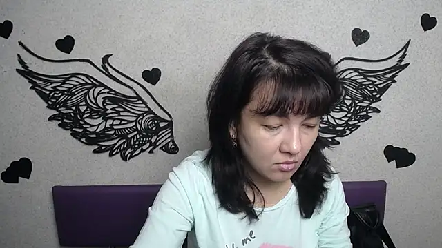 Snapshot of SelenaFly chatting on September 2025 06:13:01 AM SelenaFly online show from September 2025 06:13:01 AM