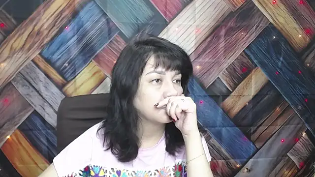 Snapshot of SelenaFly chatting on September 2025 05:03:01 AM SelenaFly online show from September 2025 05:03:01 AM