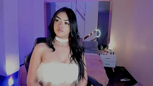 EmmaStonns online show from December 2025 01:13:02 PM