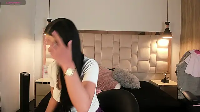 EmmaStonns online show from April 2026 01:18:01 PM