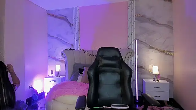 EmmaStonns online show from April 2026 02:32:02 PM