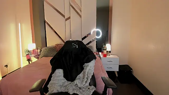 EmmaStonns online show from March 2026 12:42:01 PM