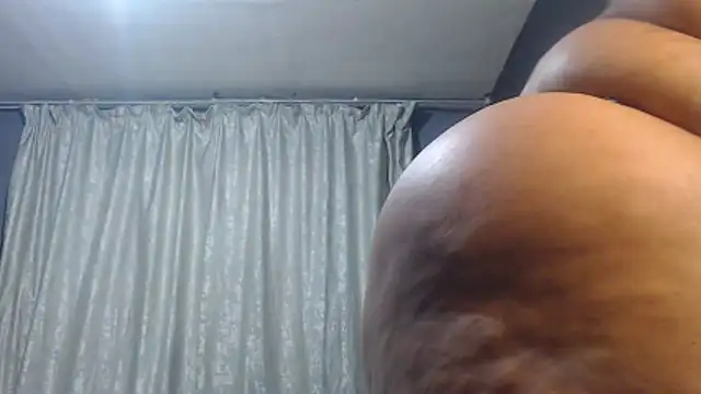 Snapshot of SEXYHUGEASS21 chatting on May 2026 03:48:01 PM SEXYHUGEASS21 online show from May 2026 03:48:01 PM
