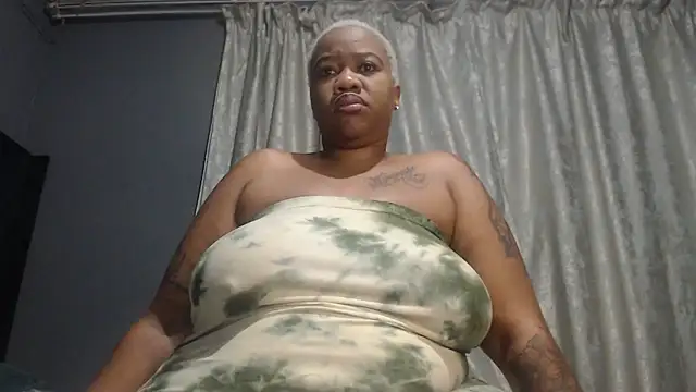 SEXYHUGEASS21 online show from April 2026 03:30:02 AM