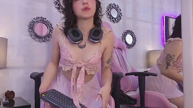 AtheneaCross online show from September 2025 07:49:01 PM