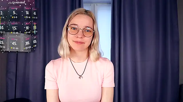 Snapshot of EdaKirkIin chatting on November 2025 05:25:01 AM EdaKirkIin online show from November 2025 05:25:01 AM