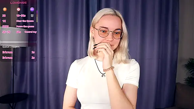 Snapshot of EdaKirkIin chatting on November 2025 05:40:01 AM EdaKirkIin online show from November 2025 05:40:01 AM