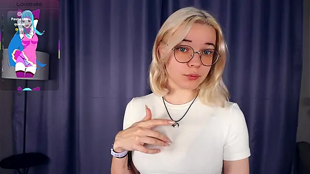 Snapshot of EdaKirkIin chatting on November 2025 05:18:02 AM EdaKirkIin online show from November 2025 05:18:02 AM