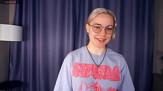 Snapshot of EdaKirkIin chatting on November 2025 06:13:01 AM EdaKirkIin online show from November 2025 06:13:01 AM