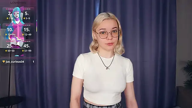 Snapshot of EdaKirkIin chatting on November 2025 05:17:02 AM EdaKirkIin online show from November 2025 05:17:02 AM