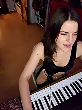 Snapshot of BelleFelicitas chatting on November 2025 05:16:02 PM BelleFelicitas online show from November 2025 05:16:02 PM