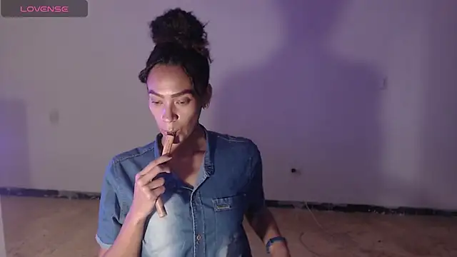 Snapshot of DonnaDidiamantti chatting on October 2025 07:39:02 PM DonnaDidiamantti online show from October 2025 07:39:02 PM