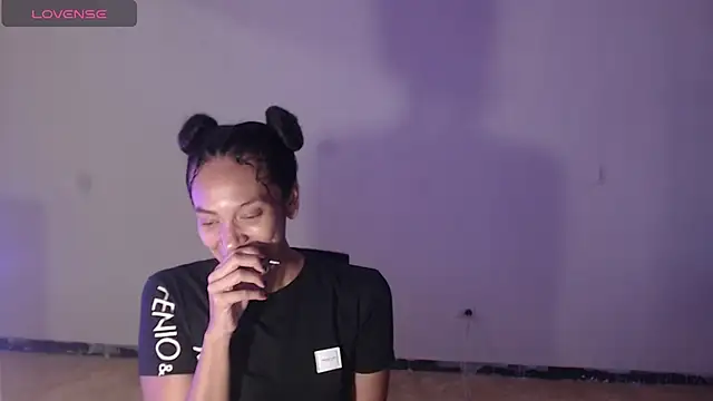 Snapshot of DonnaDidiamantti chatting on September 2025 10:16:02 PM DonnaDidiamantti online show from September 2025 10:16:02 PM