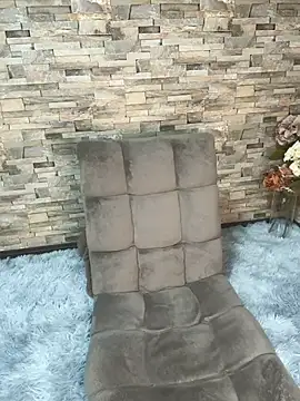 yuuhichan online show from November 2025 06:51:01 PM