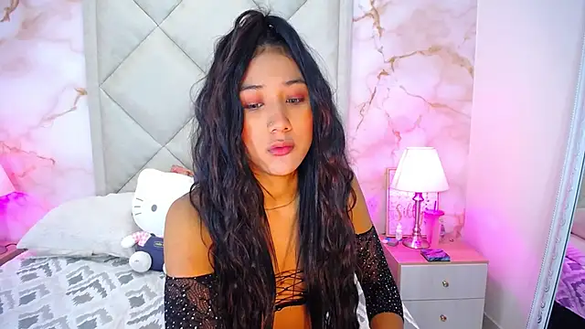 NinaBravura  online show from November 2025 01:16:01 PM