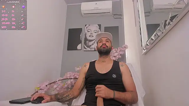 Zane Cross online show from October 2025 11:33:01 AM