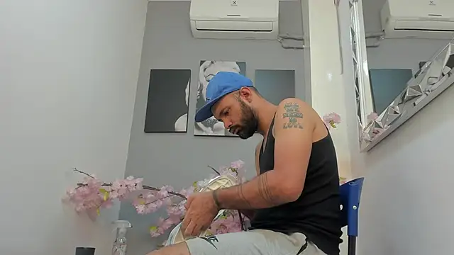 Zane Cross online show from October 2025 11:33:02 AM