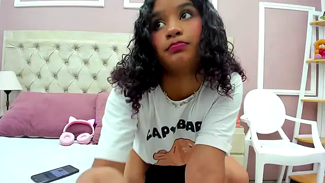 merlyaluna online show from September 2025 09:18:01 PM