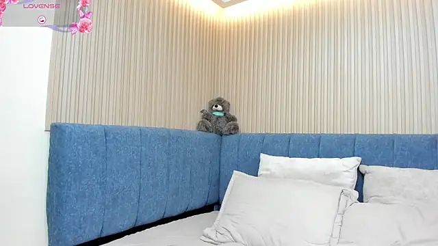 angel ponce online show from April 2026 07:10:02 PM