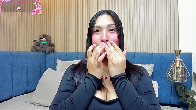 angel ponce online show from April 2026 07:07:01 PM