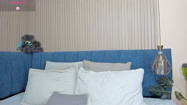 angel ponce online show from March 2026 07:12:02 PM