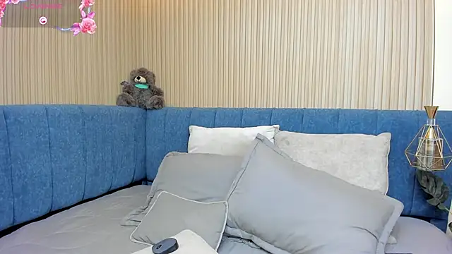 angel ponce online show from April 2026 07:07:02 PM