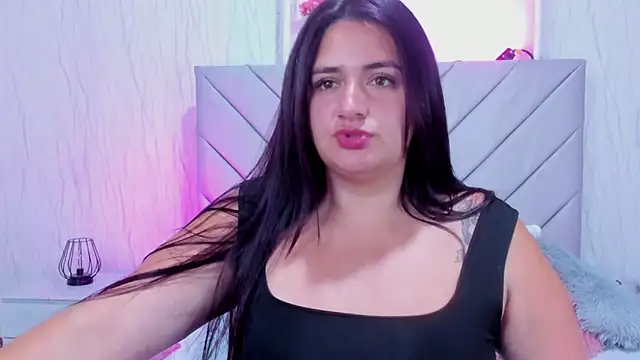 Snapshot of Victoria_Guzman chatting on December 2025 04:19:02 PM Victoria Guzman online show from December 2025 04:19:02 PM