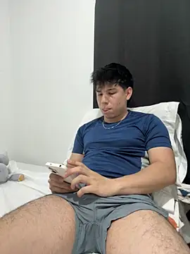 Axel es online show from February 2026 08:18:01 PM