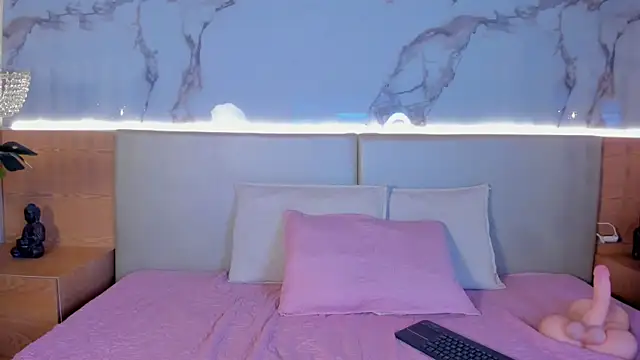 Celeste-Evanns online show from November 2025 08:12:01 PM