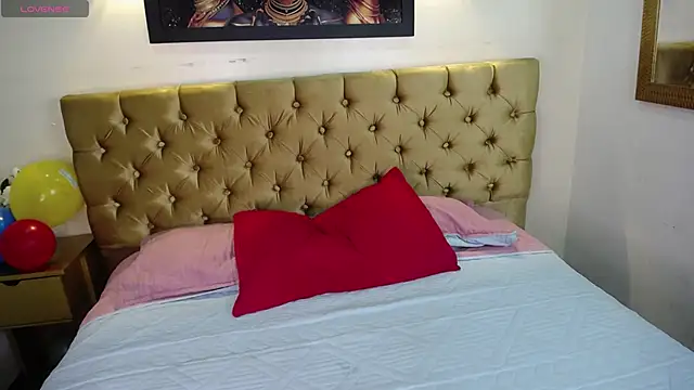 tiiny emilly online show from November 2025 04:55:02 PM