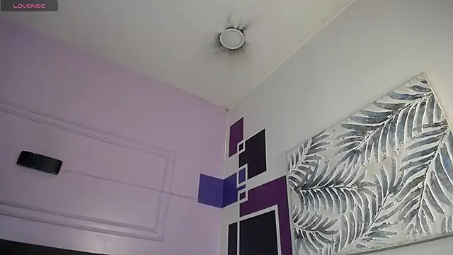 tiiny emilly online show from November 2025 01:04:02 PM