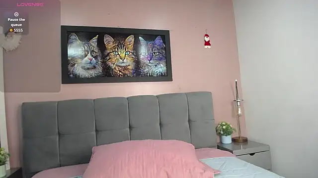 tiiny emilly online show from December 2025 08:50:01 PM