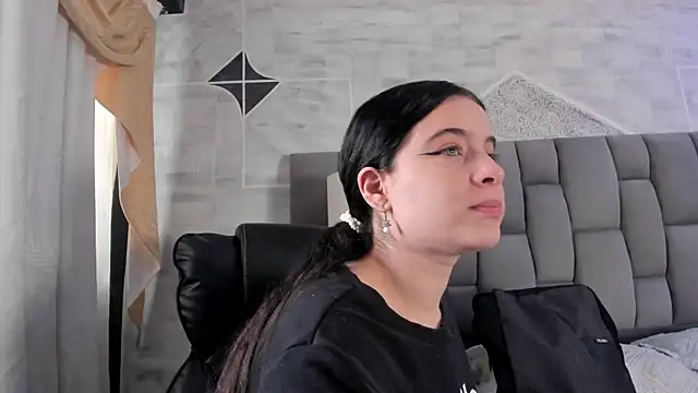 Snapshot of ChannelWhite_ chatting on October 2025 09:01:02 PM ChannelWhite online show from October 2025 09:01:02 PM