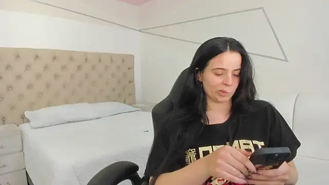 Snapshot of ChannelWhite_ chatting on September 2025 10:37:02 PM ChannelWhite online show from September 2025 10:37:02 PM