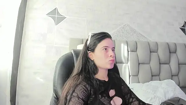 Snapshot of ChannelWhite_ chatting on September 2025 09:32:02 PM ChannelWhite online show from September 2025 09:32:02 PM