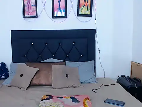 natashat lorent online show from April 2026 06:23:01 PM