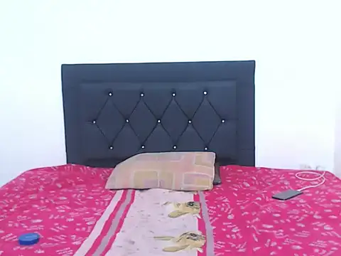 natashat lorent online show from October 2025 02:02:02 PM