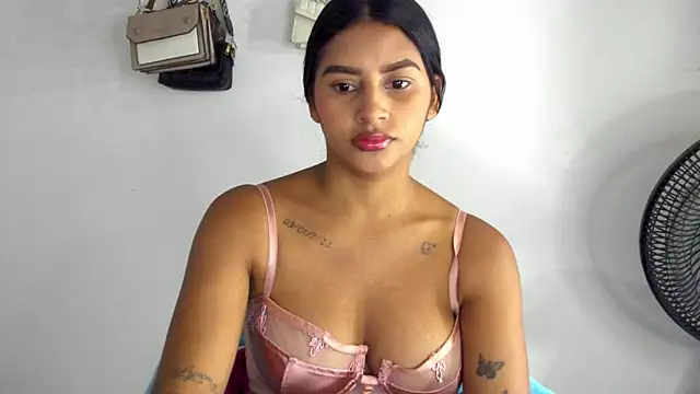 karlys01 online show from October 2025 01:31:02 AM
