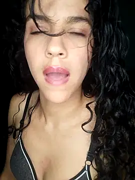 lucerocutte online show from December 2025 06:31:02 PM