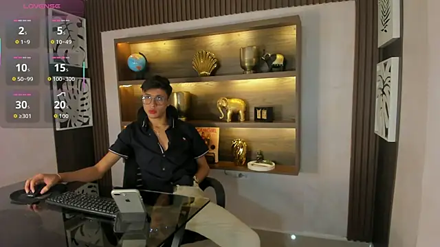 AmadeoDesanti online show from October 2025 11:31:01 AM