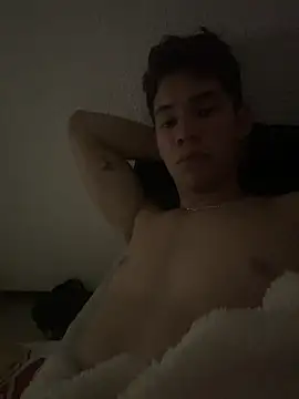 Snapshot of Maxtaylor18 chatting on October 2025 05:52:01 AM Maxtaylor18 online show from October 2025 05:52:01 AM