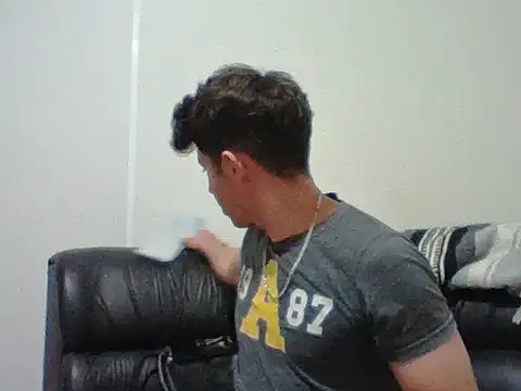 Maxtaylor18 online show from November 2025 04:49:01 AM