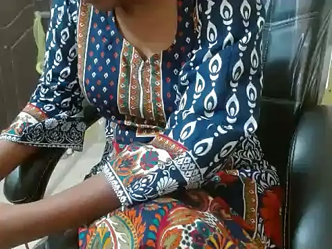 Snapshot of shallyji chatting on October 2025 04:57:01 AM shallyji online show from October 2025 04:57:01 AM