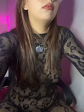 Snapshot of SoftLady_S33 chatting on May 2026 02:31:02 AM SoftLady S33 online show from May 2026 02:31:02 AM
