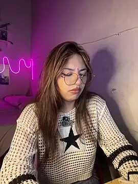 Snapshot of SoftLady_S33 chatting on May 2026 02:34:02 PM SoftLady S33 online show from May 2026 02:34:02 PM