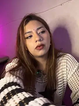 Snapshot of SoftLady_S33 chatting on June 2026 02:17:01 AM SoftLady S33 online show from June 2026 02:17:01 AM